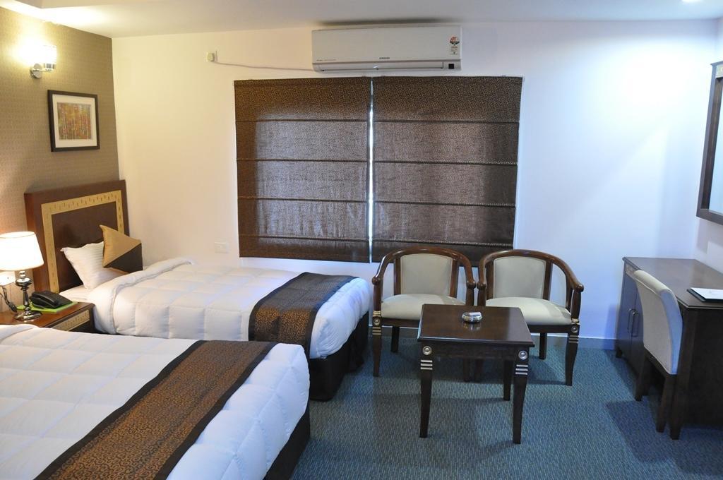 Silk Route Hotel Guwahati Ngoại thất bức ảnh