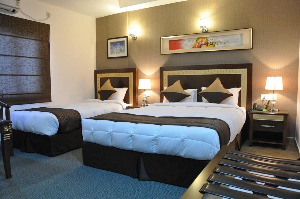 Silk Route Hotel Guwahati Ngoại thất bức ảnh