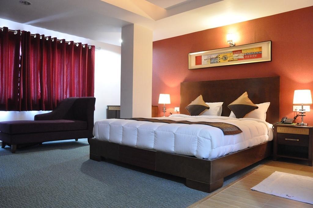 Silk Route Hotel Guwahati Phòng bức ảnh