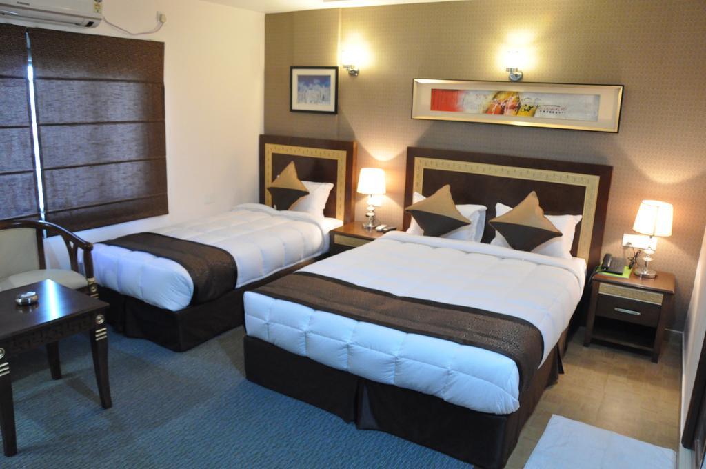 Silk Route Hotel Guwahati Ngoại thất bức ảnh