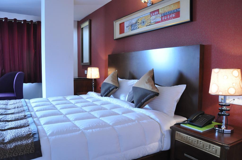Silk Route Hotel Guwahati Ngoại thất bức ảnh