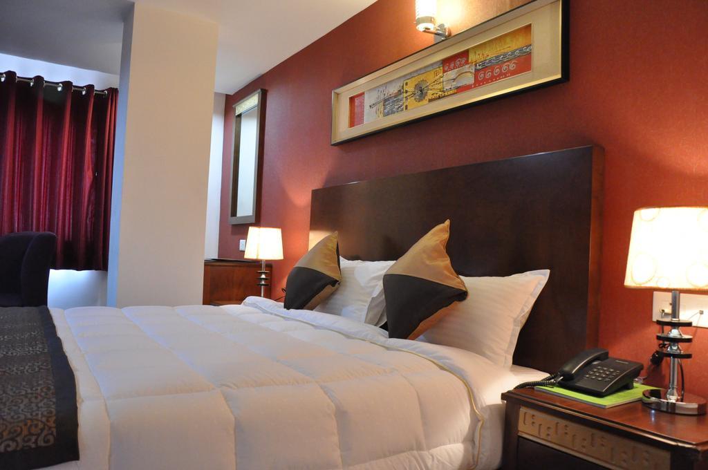 Silk Route Hotel Guwahati Ngoại thất bức ảnh